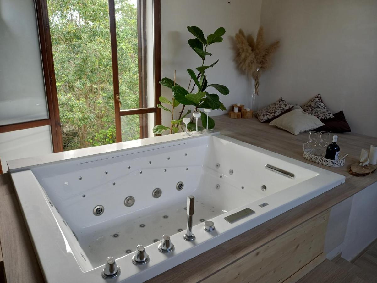 Masseria Incantamento Suite Bouganville Latiano Екстериор снимка